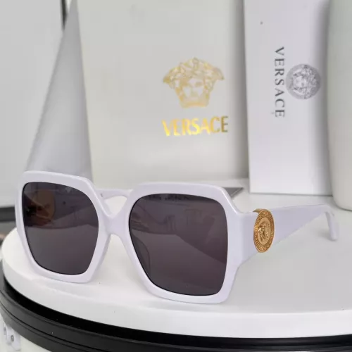 Versace AAA Quality Sunglasses #1324258