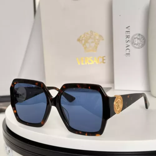 Versace AAA Quality Sunglasses #1324262