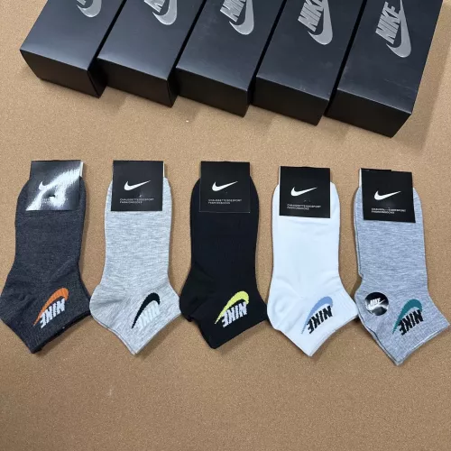 Cheap Nike Socks #1324929 Replica Wholesale [$25.00 USD] [ITEM#1324929] on Replica Nike Socks