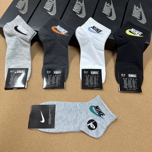 Cheap Nike Socks #1324929 Replica Wholesale [$25.00 USD] [ITEM#1324929] on Replica Nike Socks