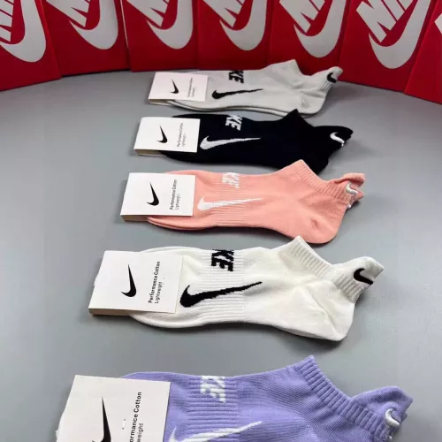 Cheap Nike Socks For Women #1325534 Replica Wholesale [$25.00 USD] [ITEM#1325534] on Replica Nike Socks