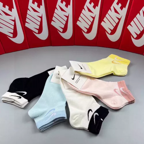 Cheap Adidas Socks For Women #1325535 Replica Wholesale [$25.00 USD] [ITEM#1325535] on Replica Adidas Socks