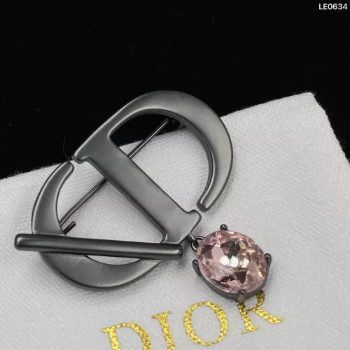 Cheap Christian Dior Brooches For Women #1325957 Replica Wholesale [$25.00 USD] [ITEM#1325957] on Replica Christian Dior Brooches