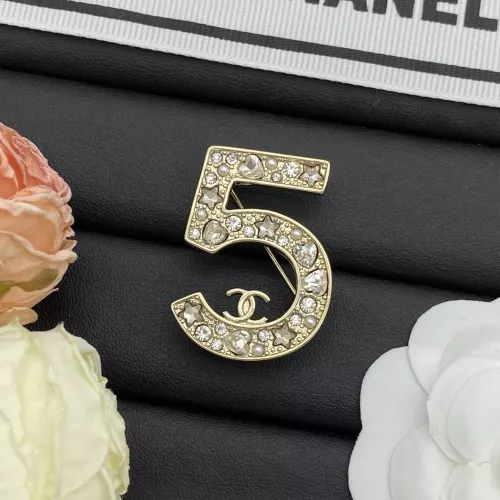 Chanel Brooches For Women #1325963