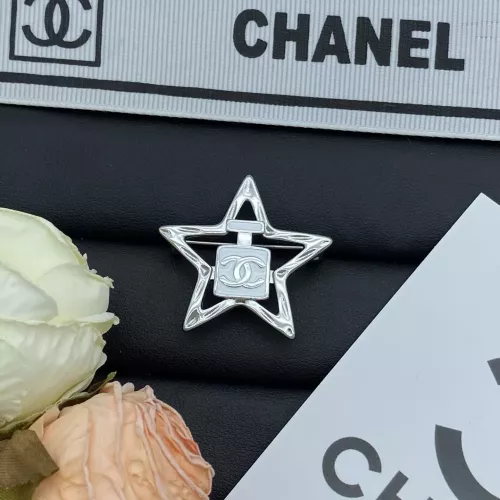 Chanel Brooches For Women #1325967