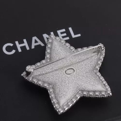 Cheap Chanel Brooches For Women #1325974 Replica Wholesale [$25.00 USD] [ITEM#1325974] on Replica Chanel Brooches