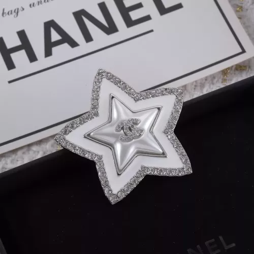 Cheap Chanel Brooches For Women #1325974 Replica Wholesale [$25.00 USD] [ITEM#1325974] on Replica Chanel Brooches
