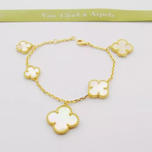 Cheap Van Cleef &amp; Arpels Bracelets For Women #1326272 Replica Wholesale [$32.00 USD] [ITEM#1326272] on Replica Van Cleef &amp; Arpels Bracelets