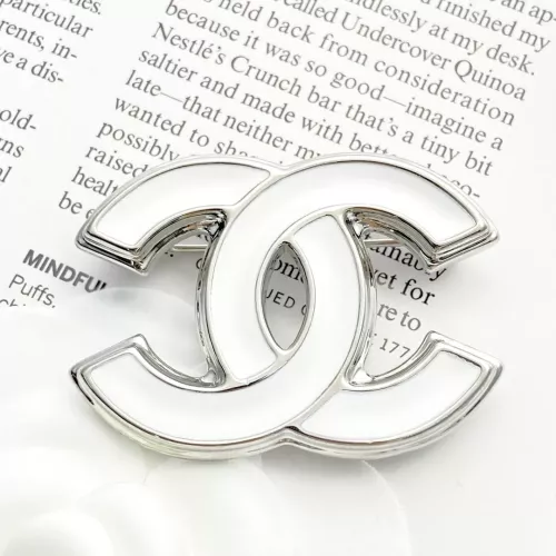 Chanel Brooches For Women #1326397