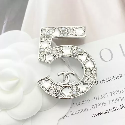 Chanel Brooches For Women #1326530