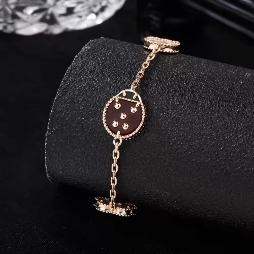 Cheap Van Cleef &amp; Arpels Bracelets For Women #1326562 Replica Wholesale [$34.00 USD] [ITEM#1326562] on Replica Van Cleef &amp; Arpels Bracelets