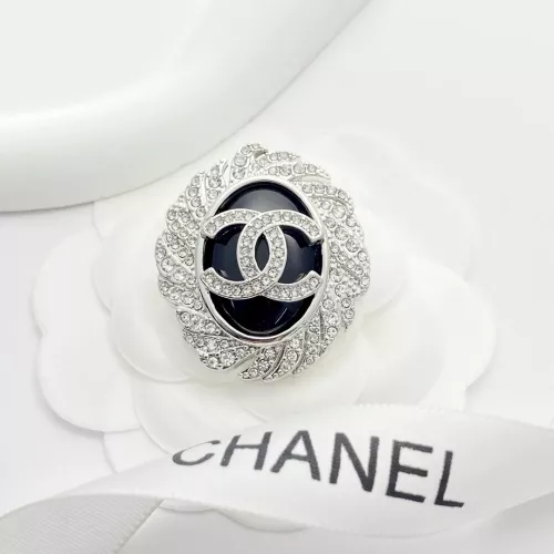 Chanel Brooches For Women #1326587