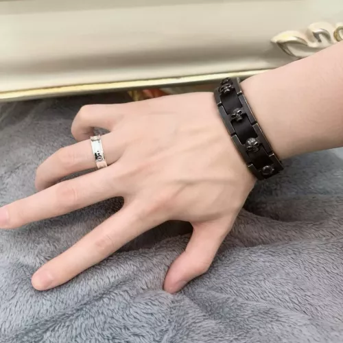 Cheap Alexander McQueen Bracelets #1326654 Replica Wholesale [$56.00 USD] [ITEM#1326654] on Replica Alexander McQueen Bracelets