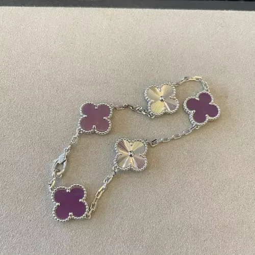 Cheap Van Cleef &amp; Arpels Bracelets For Women #1327048 Replica Wholesale [$76.00 USD] [ITEM#1327048] on Replica Van Cleef &amp; Arpels Bracelets