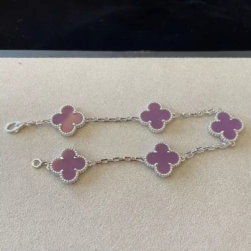 Cheap Van Cleef &amp; Arpels Bracelets For Women #1327049 Replica Wholesale [$76.00 USD] [ITEM#1327049] on Replica Van Cleef &amp; Arpels Bracelets