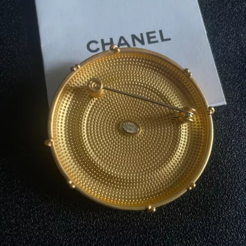 Cheap Chanel Brooches For Women #1327122 Replica Wholesale [$29.00 USD] [ITEM#1327122] on Replica Chanel Brooches