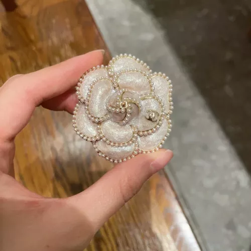 Cheap Chanel Brooches For Women #1327123 Replica Wholesale [$29.00 USD] [ITEM#1327123] on Replica Chanel Brooches