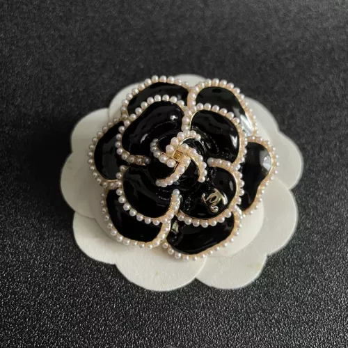 Chanel Brooches For Women #1327124