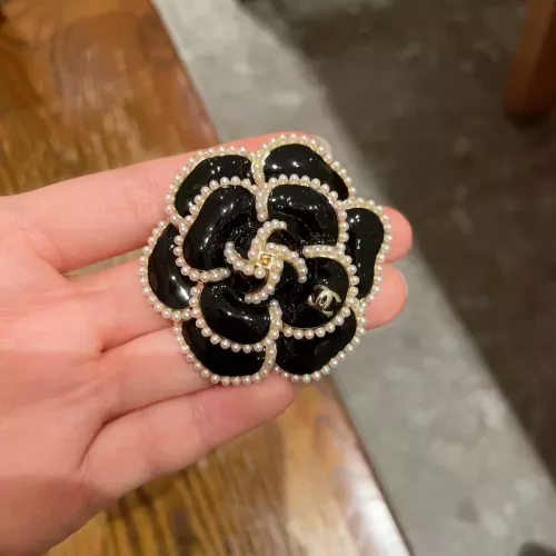 Cheap Chanel Brooches For Women #1327124 Replica Wholesale [$29.00 USD] [ITEM#1327124] on Replica Chanel Brooches