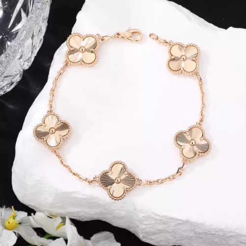 Cheap Van Cleef &amp; Arpels Bracelets For Women #1327265 Replica Wholesale [$34.00 USD] [ITEM#1327265] on Replica Van Cleef &amp; Arpels Bracelets
