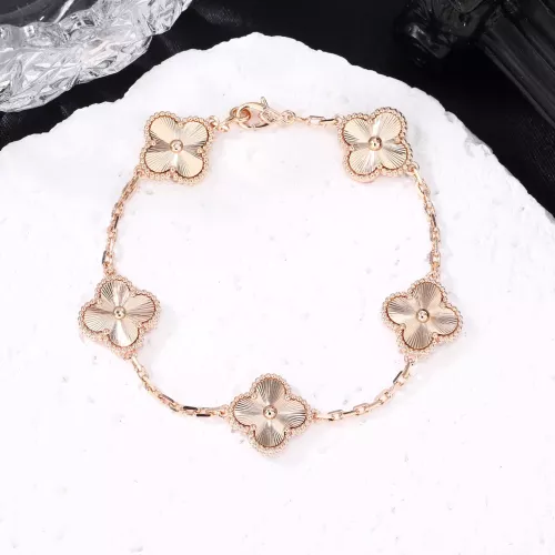 Cheap Van Cleef &amp; Arpels Bracelets For Women #1327265 Replica Wholesale [$34.00 USD] [ITEM#1327265] on Replica Van Cleef &amp; Arpels Bracelets