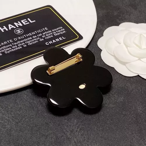 Cheap Chanel Brooches For Women #1327338 Replica Wholesale [$29.00 USD] [ITEM#1327338] on Replica Chanel Brooches
