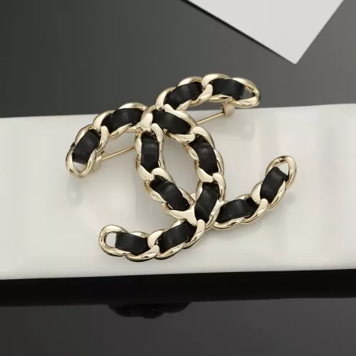 Chanel Brooches For Women #1327355