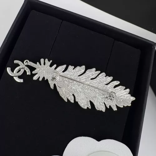 Cheap Chanel Brooches For Women #1327356 Replica Wholesale [$29.00 USD] [ITEM#1327356] on Replica Chanel Brooches