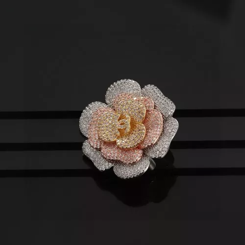 Cheap Chanel Brooches For Women #1327357 Replica Wholesale [$36.00 USD] [ITEM#1327357] on Replica Chanel Brooches