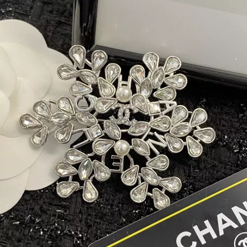 Chanel Brooches For Women #1327359