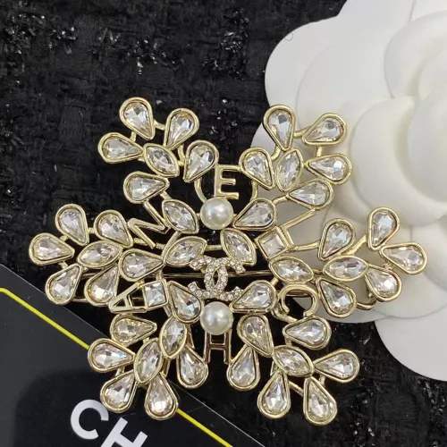 Chanel Brooches For Women #1327360