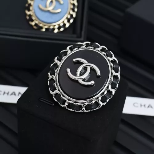 Chanel Brooches For Women #1327432