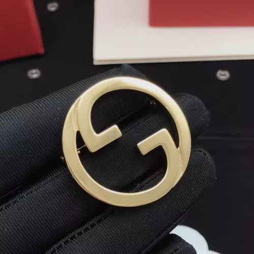 Cheap Gucci Brooches For Women #1327517 Replica Wholesale [$29.00 USD] [ITEM#1327517] on Replica Gucci Brooches