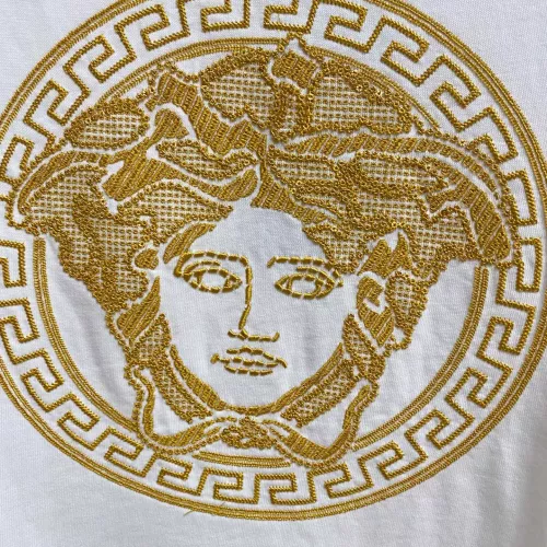 Cheap Versace T-Shirts Short Sleeved For Unisex #1328756 Replica Wholesale [$85.00 USD] [ITEM#1328756] on Replica Versace T-Shirts