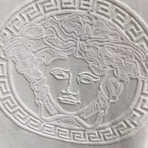Cheap Versace T-Shirts Short Sleeved For Unisex #1328758 Replica Wholesale [$85.00 USD] [ITEM#1328758] on Replica Versace T-Shirts