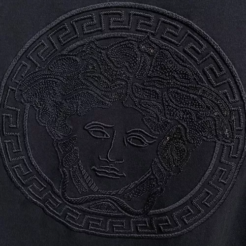 Cheap Versace T-Shirts Short Sleeved For Unisex #1328759 Replica Wholesale [$85.00 USD] [ITEM#1328759] on Replica Versace T-Shirts