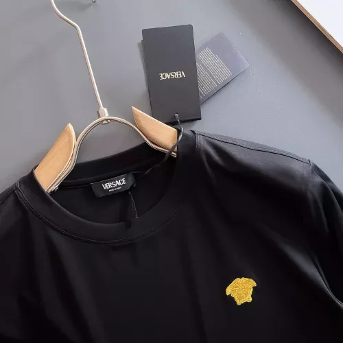 Cheap Versace T-Shirts Short Sleeved For Men #1329148 Replica Wholesale [$92.00 USD] [ITEM#1329148] on Replica Versace T-Shirts