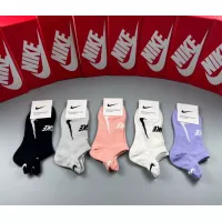 Cheap Nike Socks For Women #1325534 Replica Wholesale [$25.00 USD] [ITEM#1325534] on Replica Nike Socks