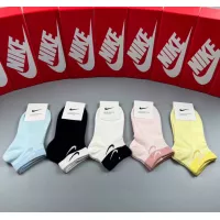 Cheap Adidas Socks For Women #1325535 Replica Wholesale [$25.00 USD] [ITEM#1325535] on Replica Adidas Socks