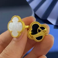 Cheap Van Cleef &amp; Arpels Earrings For Women #1327373 Replica Wholesale [$29.00 USD] [ITEM#1327373] on Replica Van Cleef &amp; Arpels Earrings