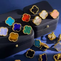 Cheap Van Cleef &amp; Arpels Earrings For Women #1327379 Replica Wholesale [$29.00 USD] [ITEM#1327379] on Replica Van Cleef &amp; Arpels Earrings