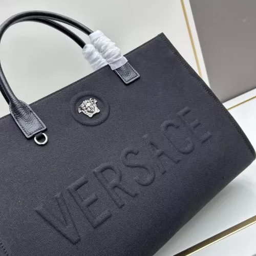 Cheap Versace AAA Quality Handbags For Women #1331328 Replica Wholesale [$190.00 USD] [ITEM#1331328] on Replica Versace AAA Quality Handbags