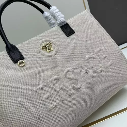 Cheap Versace AAA Quality Handbags For Women #1331332 Replica Wholesale [$190.00 USD] [ITEM#1331332] on Replica Versace AAA Quality Handbags
