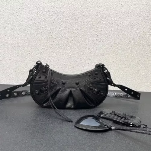 Balenciaga AAA Quality Messenger Bags For Women #1332405