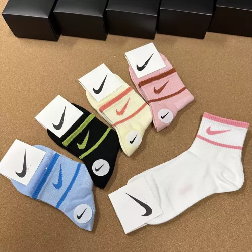 Cheap Nike Socks For Women #1332426 Replica Wholesale [$25.00 USD] [ITEM#1332426] on Replica Nike Socks