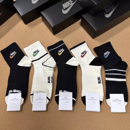 Cheap Nike Socks #1332428 Replica Wholesale [$27.00 USD] [ITEM#1332428] on Replica Nike Socks