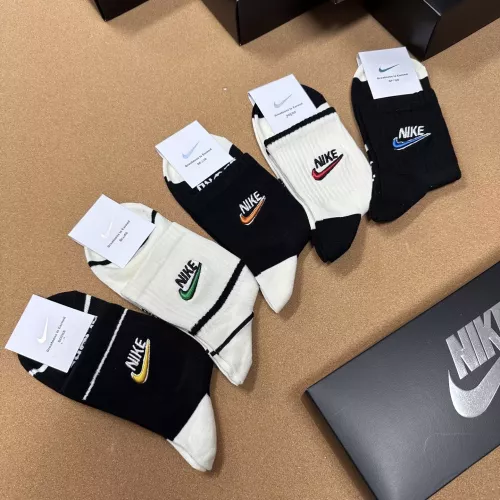 Cheap Nike Socks #1332428 Replica Wholesale [$27.00 USD] [ITEM#1332428] on Replica Nike Socks
