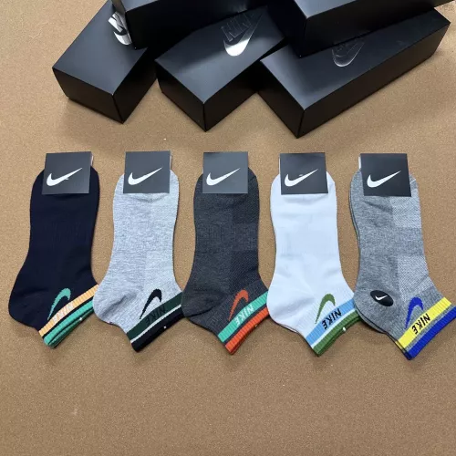 Cheap Nike Socks #1332492 Replica Wholesale [$25.00 USD] [ITEM#1332492] on Replica Nike Socks