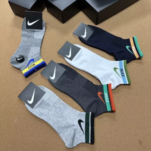 Cheap Nike Socks #1332492 Replica Wholesale [$25.00 USD] [ITEM#1332492] on Replica Nike Socks