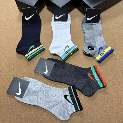 Cheap Nike Socks #1332492 Replica Wholesale [$25.00 USD] [ITEM#1332492] on Replica Nike Socks